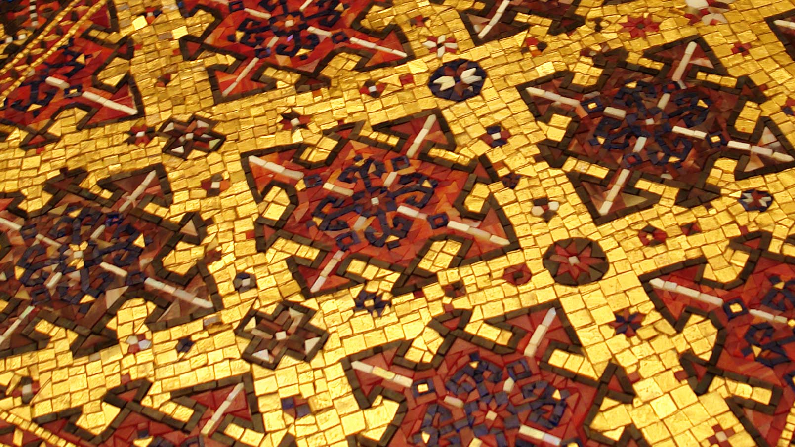 фрагмент ковра из мозаики